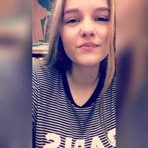 Meet your Posher, Chloe